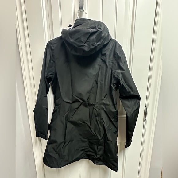 Helly Hansen rain coat. New with tags. Size medium. - Picture 4 of 6